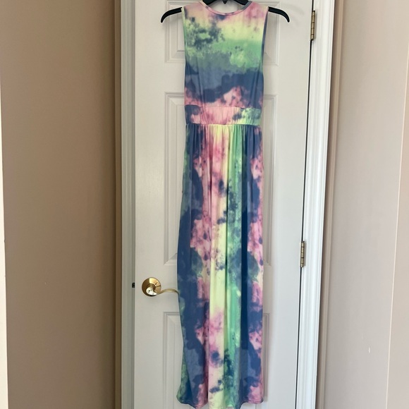 Egy Tie-Dye Maxi Dress with Pockets - Picture 2 of 4